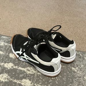 asics volleyball shoes